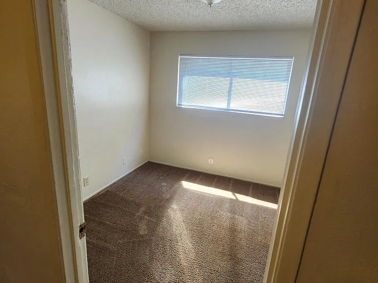 224 W 22nd St #1 — Photo 7