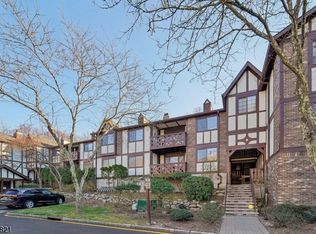 2616 Hemingway Ln #2616, Mahwah, NJ 07430