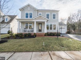 22373 Aging Oak Dr, Leesburg, VA 20175