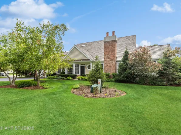 560 Stockbridge Ct, Lake Forest, IL 60045