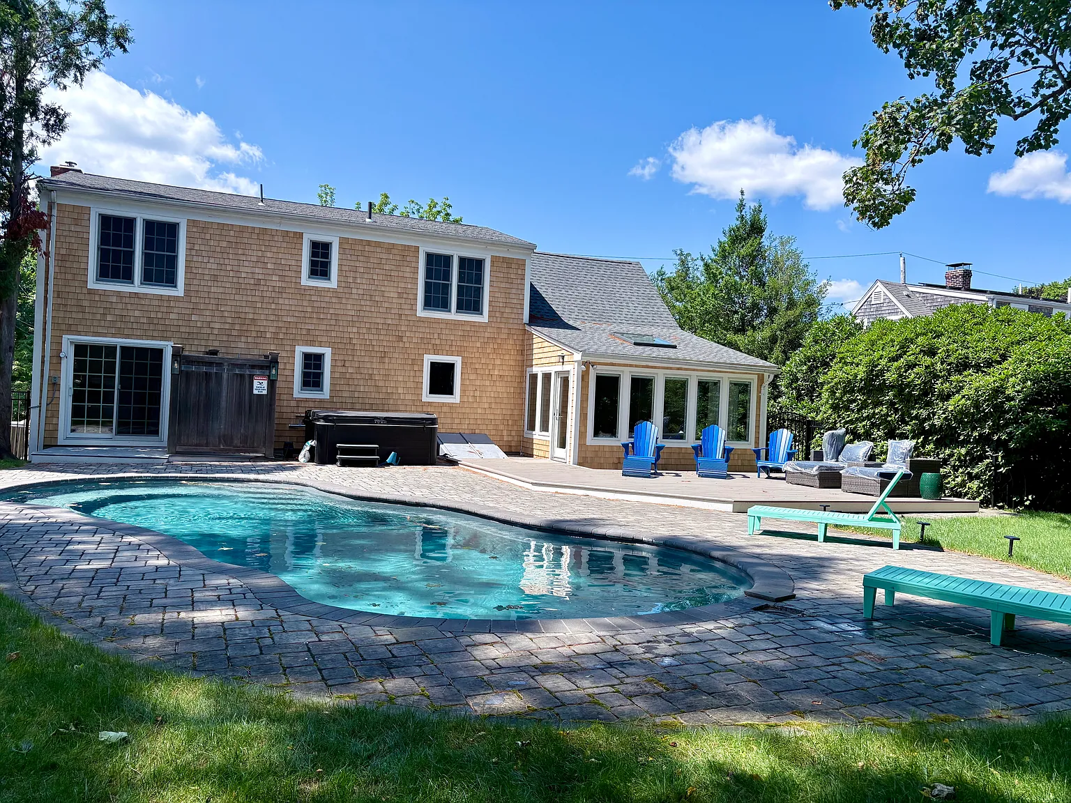 4 bed, 2152 sqft, $6,500 — Photo 1