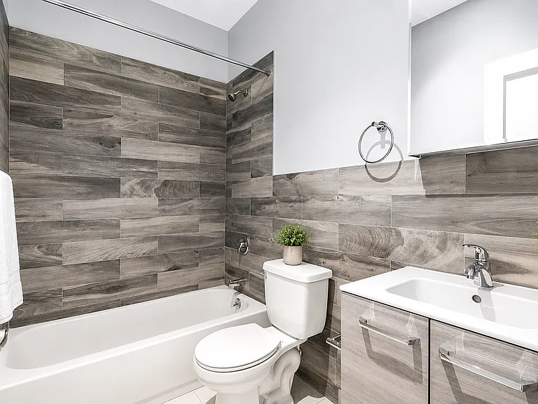 126 Alexander Ave #4B — Photo 3