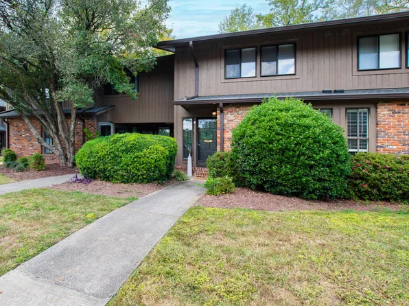 703 Oak Tree Dr, Chapel Hill, NC 27517