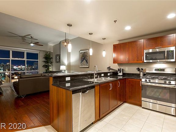 2nd image of 150 N Las Vegas Blvd #1611