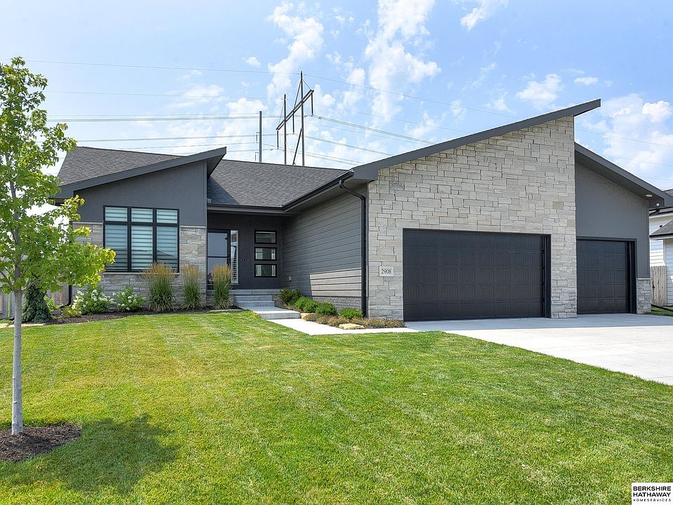 1st image of 2908 N 185th Ave