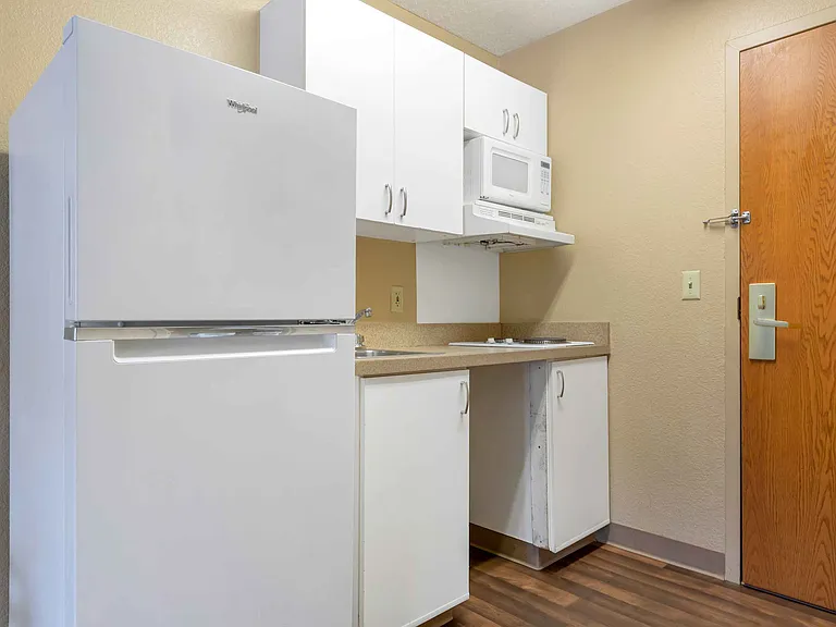Studio Suite - 2 Full Beds