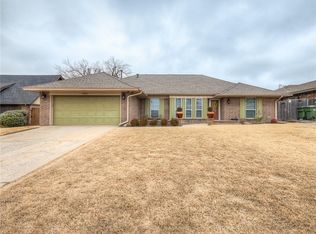 201 W Parkland Dr, Yukon, OK 73099