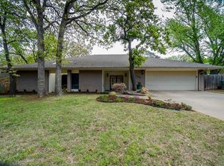 1820 N Canary Dr, Edmond, OK 73034