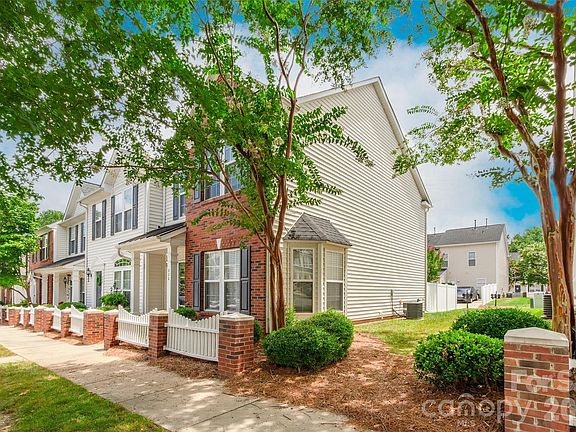 2nd image of 856 Dillard Rd