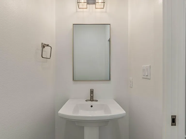508 Gilchrist Ave — Photo 13