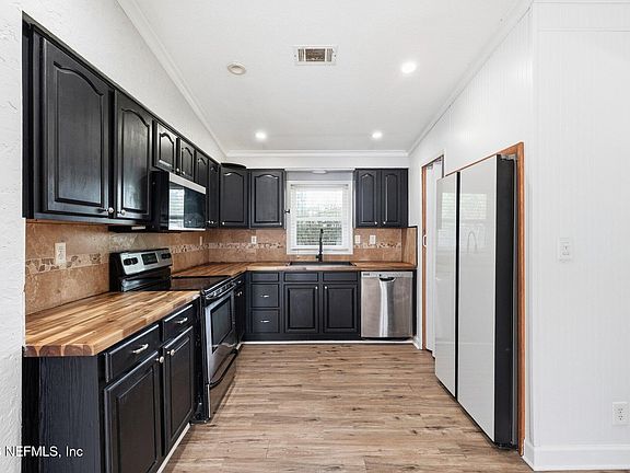 5th image of 5022 AZURE Street