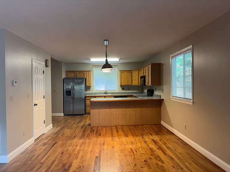 445 Sand Hill Rd #5 — Photo 4