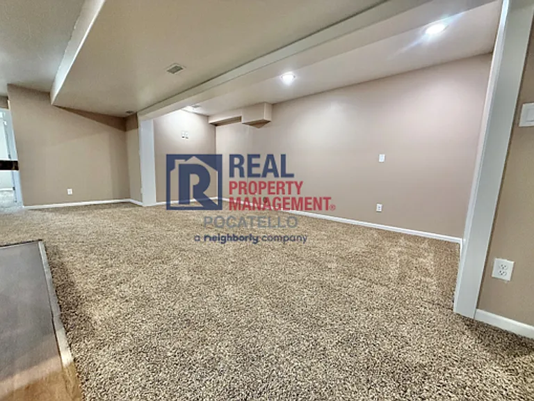 13355 N Dekay Rd — Photo 12