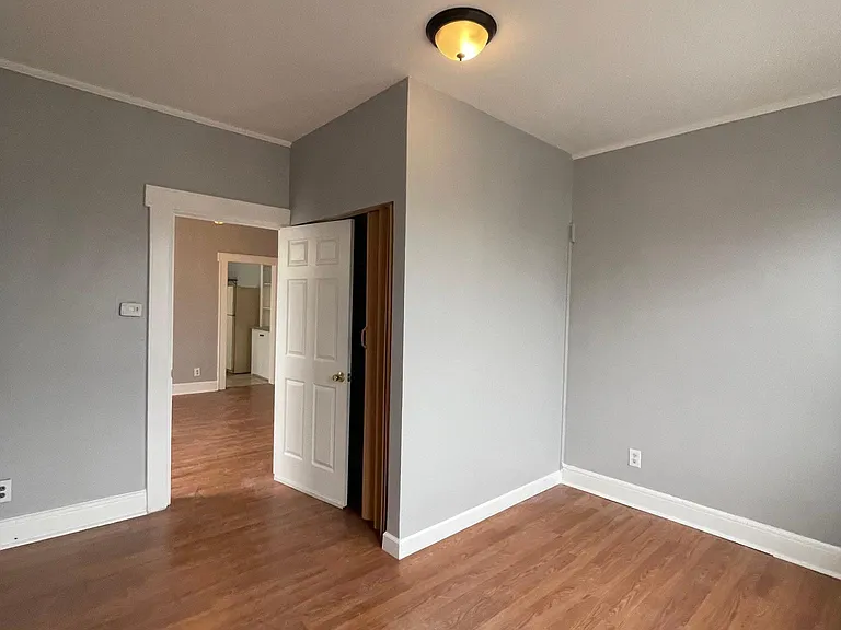 732 S 20th St #2R — Photo 4