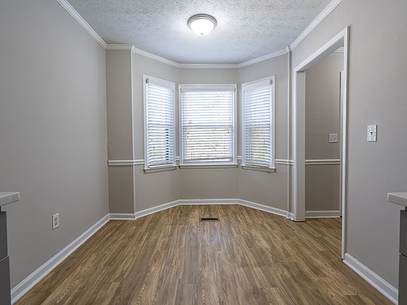 4th image of 2761 New South Dr
