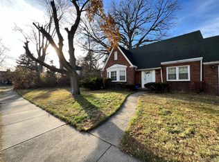 21431 Hollywood St, Southfield, MI 48075