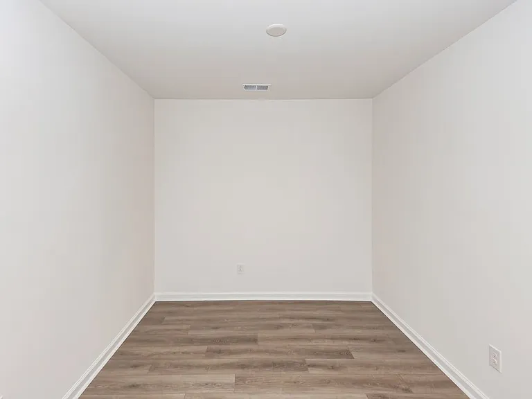 4633 Forest Hills Dr #1303 — Photo 2