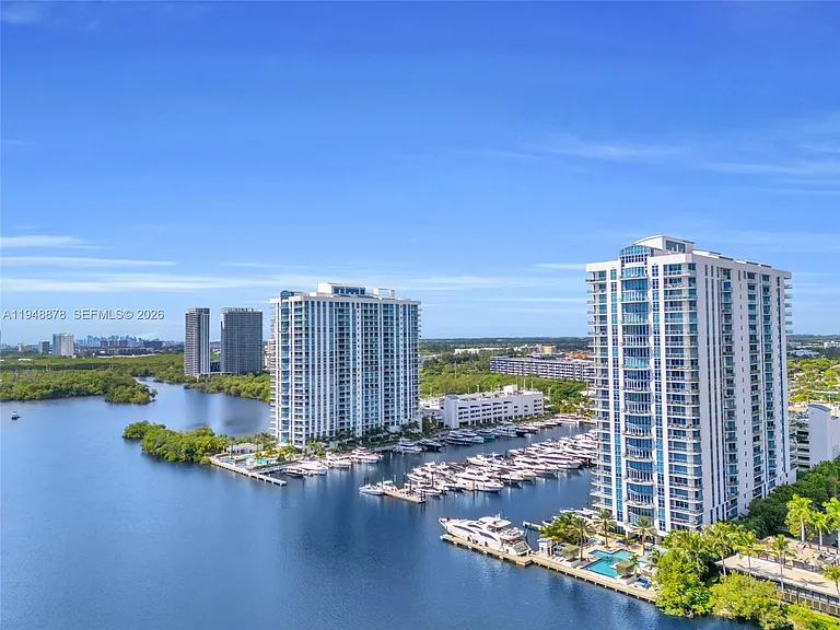 17111 Biscayne Blvd #602 — Photo 24