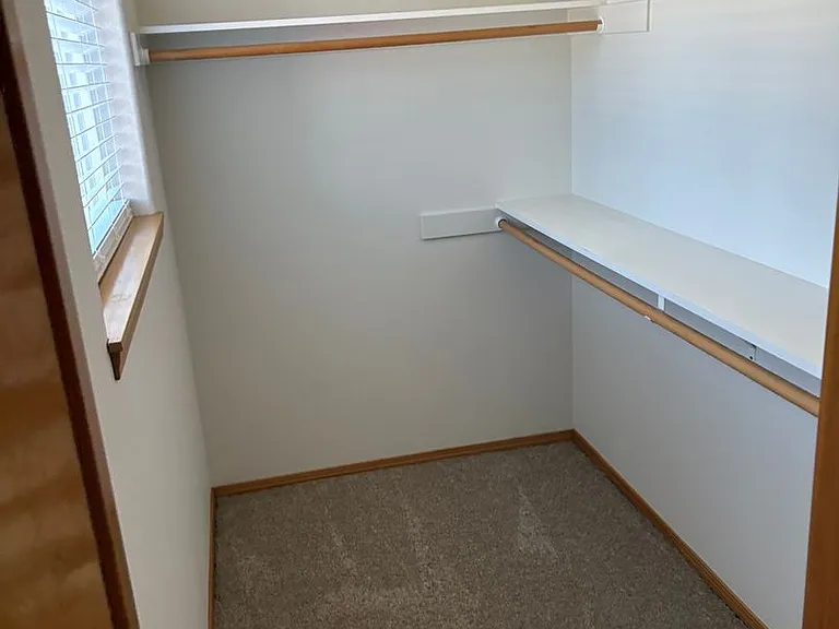 204 SE Kane Dr — Photo 10