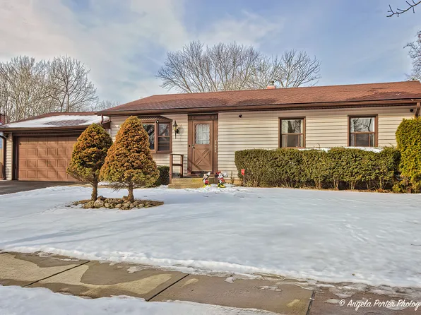 29648 N Oxford Dr, Mundelein, IL 60060