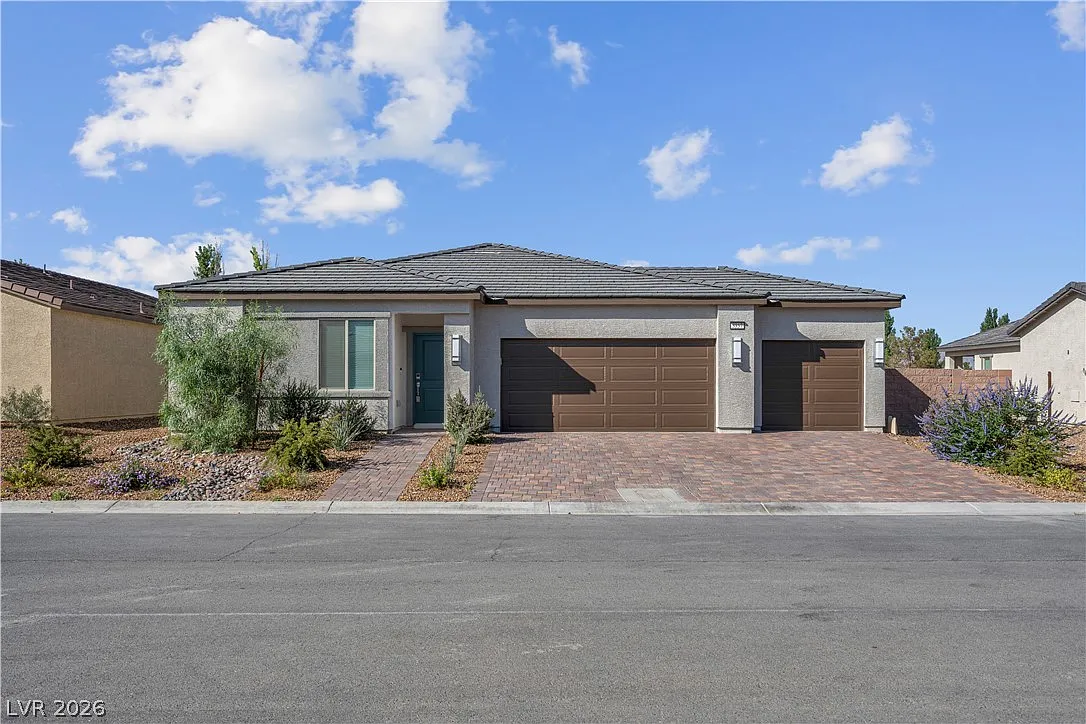 3 bed, 2.5 bath, 2042 sqft, $2,900 — Photo 4
