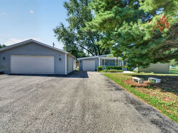 5775 Peart Rd, Morris, IL 60450