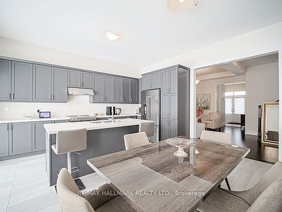 5th image of 25 Kentledge Ave