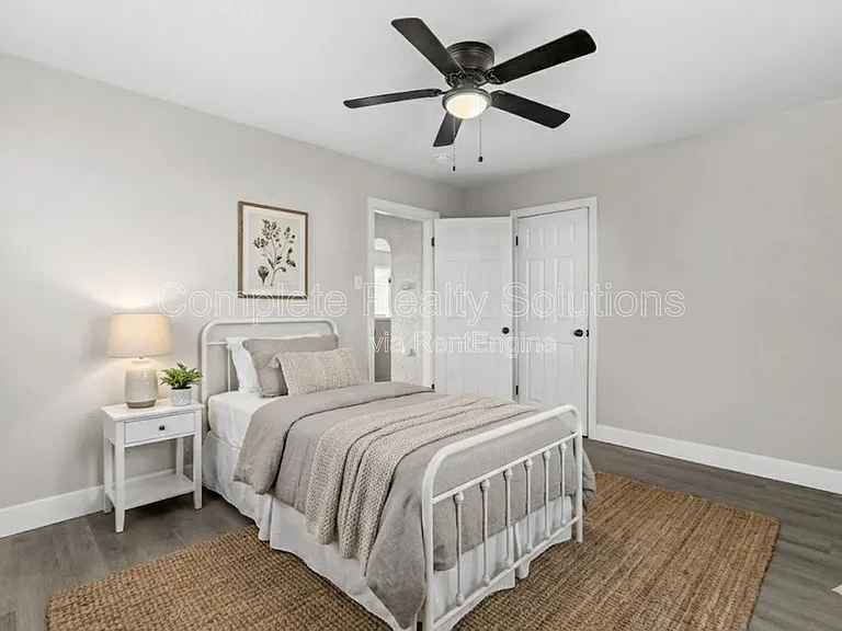 2056 Coleridge Dr — Photo 25