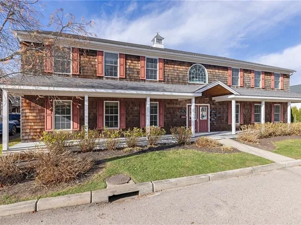 14 Clinton Ave, Jamestown, RI 02835