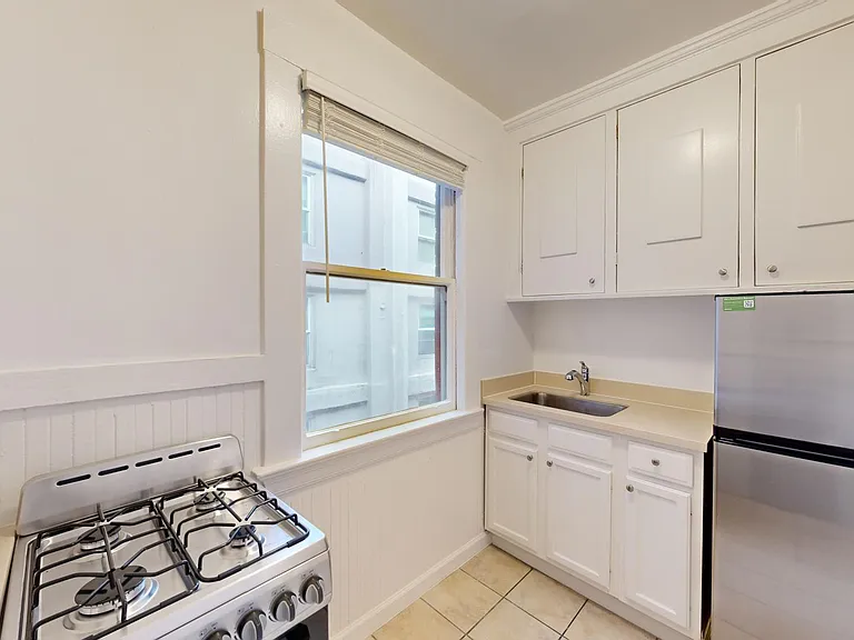 925 Geary Street — Photo 4