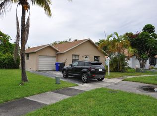 431 SW 74th Ave, Pompano Beach, FL 33068