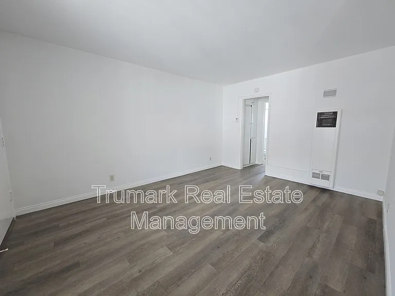 103 S Roosevelt Ave #9 — Photo 4