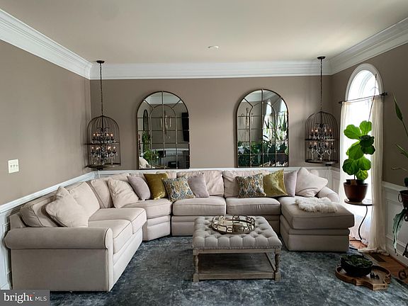 5th image of 15930 Greymill Manor Dr