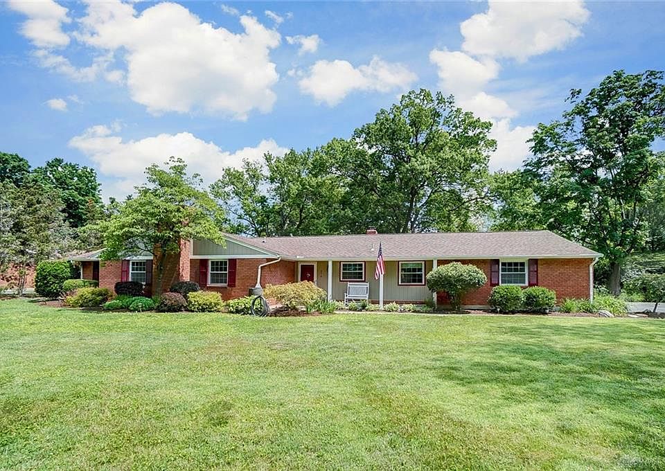 1st image of 379 Greensboro Dr