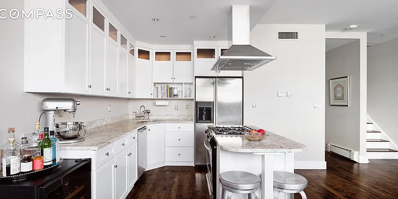 Sold by Compass | media 2