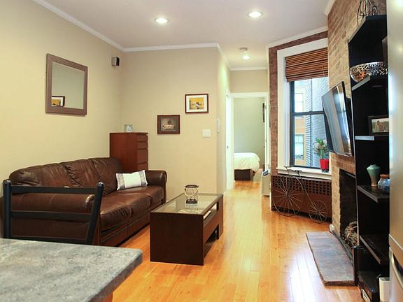 3rd image of 221 W 21st St APT 3B