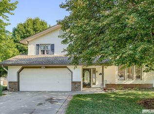 12742 Hartman Ave, Omaha, NE 68164