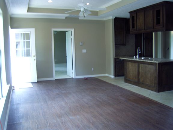 5th image of 2414 Richmond St