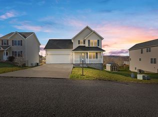 27 Hobbits Ln, Bruceton Mills, WV 26525