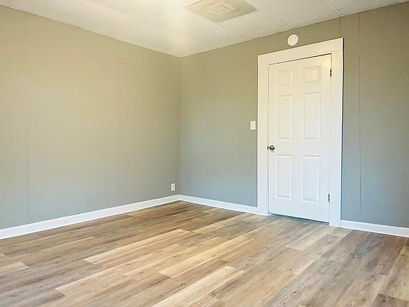 5th image of 401 Gardner St