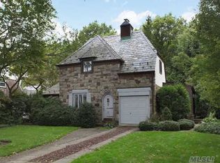 41 Huntington Rd, Garden City, NY 11530