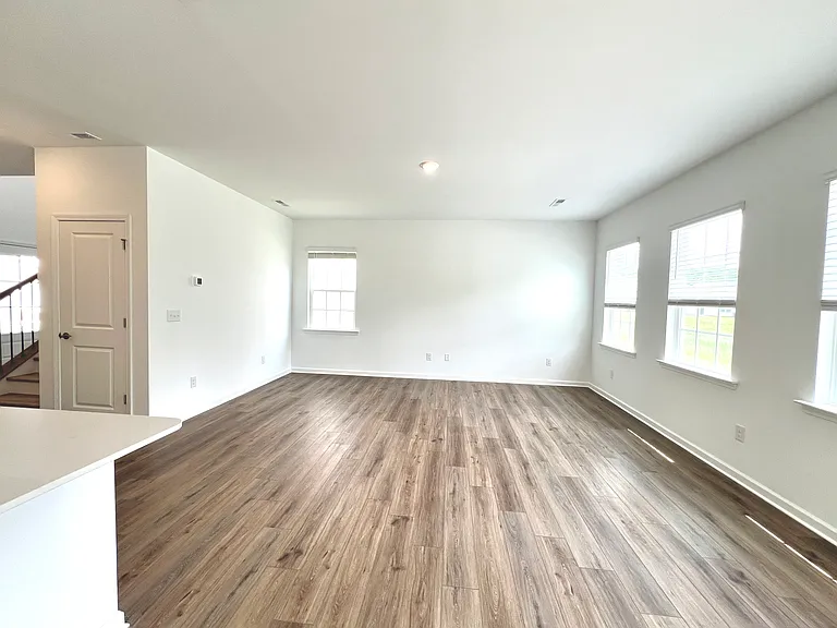 5260 Amaryllis Way — Photo 10