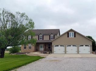 7130 Heartland Dr, Moro, IL 62067