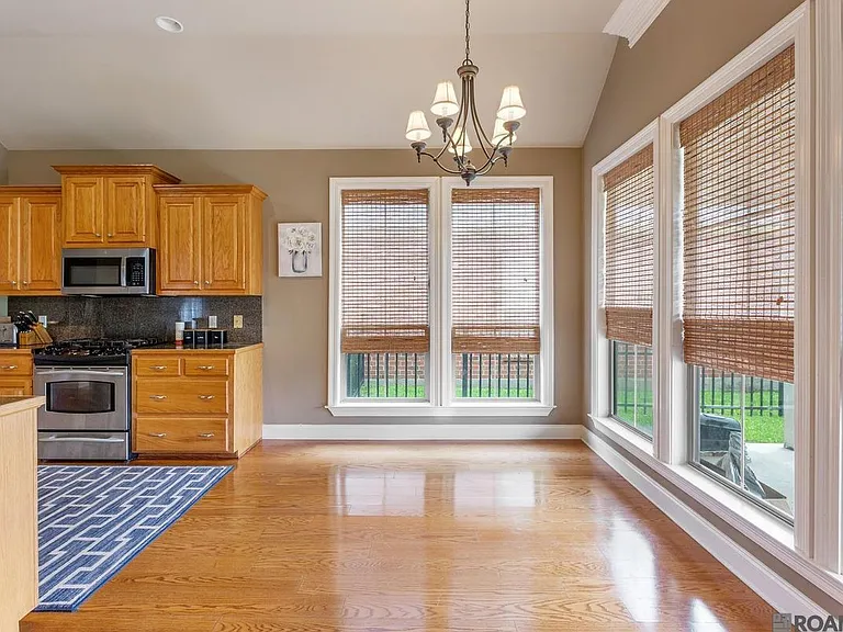 10743 Hillbrook Ave — Photo 7