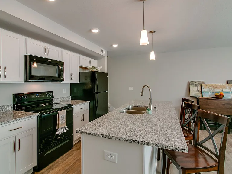 1960 Batts Ln #J — Photo 5