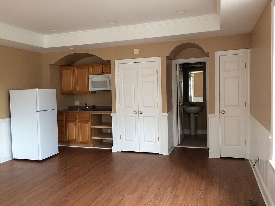 1st image of 1900 W 3rd St APT A