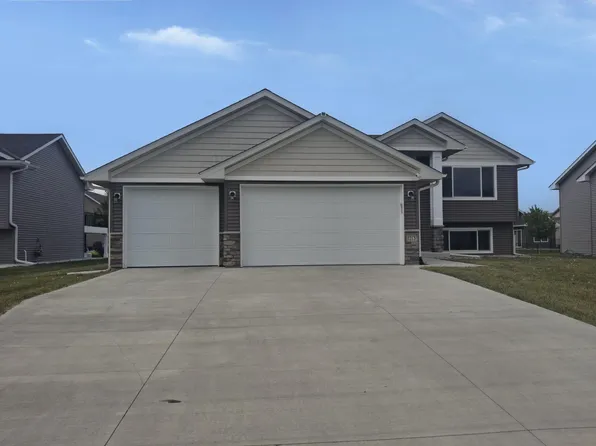 1213 Olivia St SE, New Prague, MN 56071