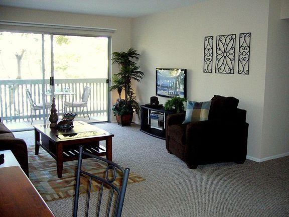 3rd image of 576 N Bellflower Blvd Unit 233
