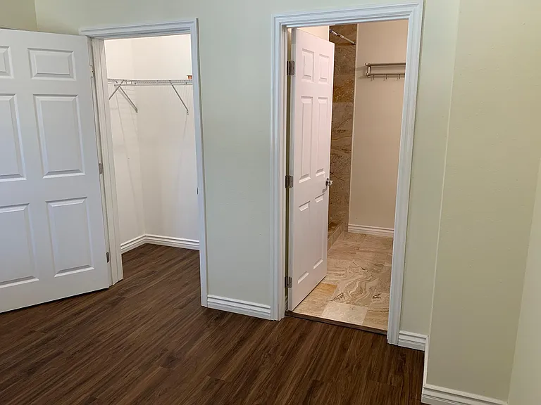 Master Bedroom & Walk-In Closet
