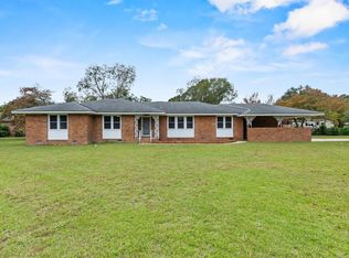 121 Lesesne Dr, Sumter, SC 29150